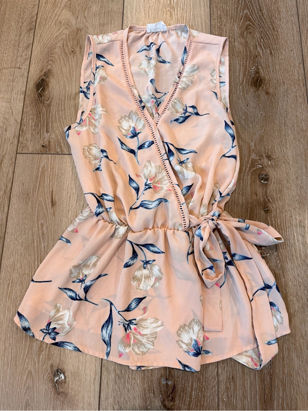 NWOT Sienna Sky Light Pink Floral Wrap Tie-Waist Sleeveless Top Summer Blouse XS